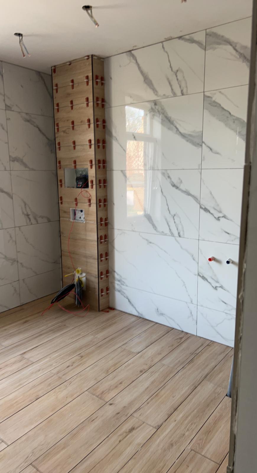 Pose de carrelage marbre et parquet salle de bain par Yce Confort