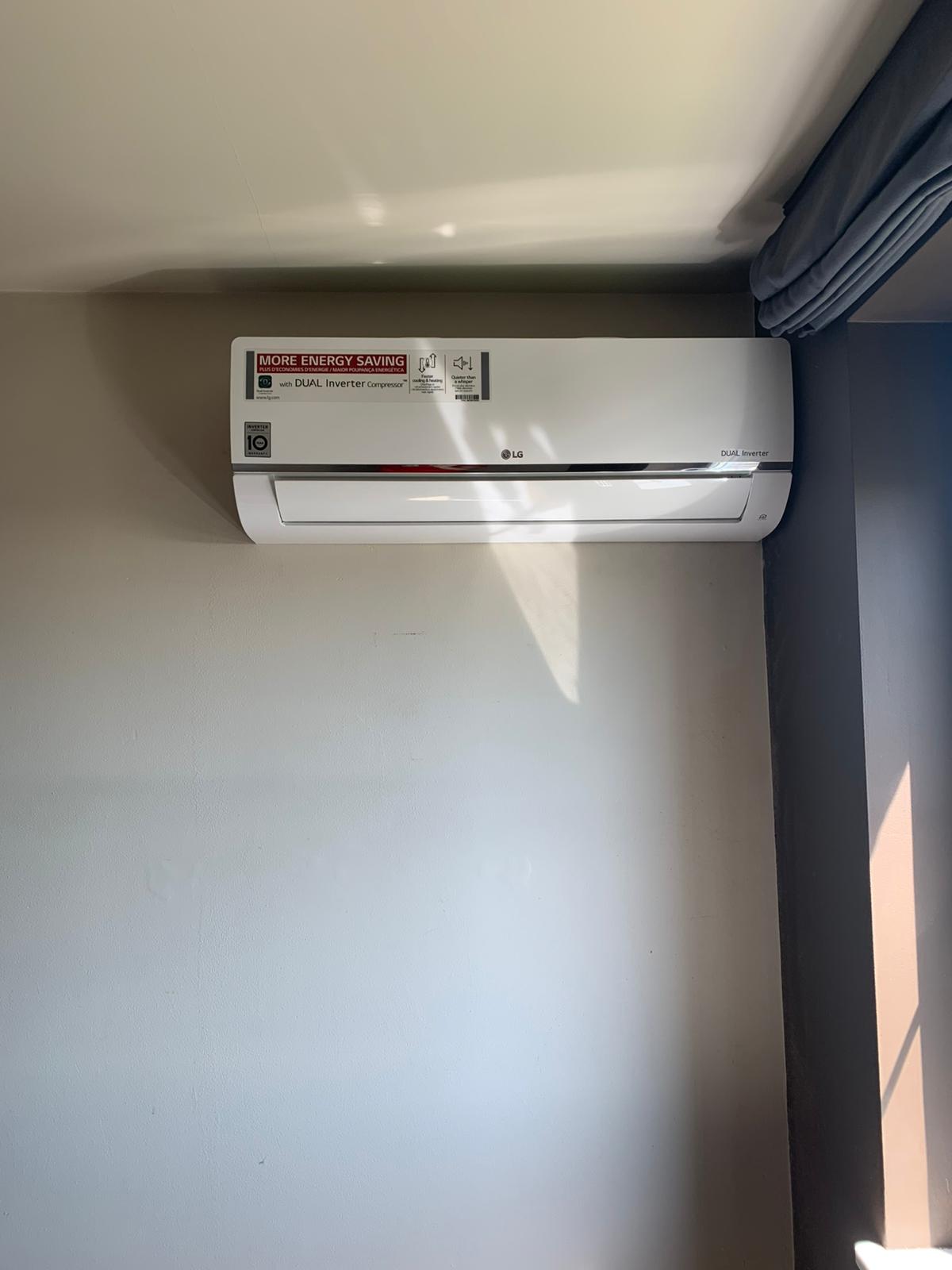 Unité intérieure LG installée par Yce Confort — pose soignée